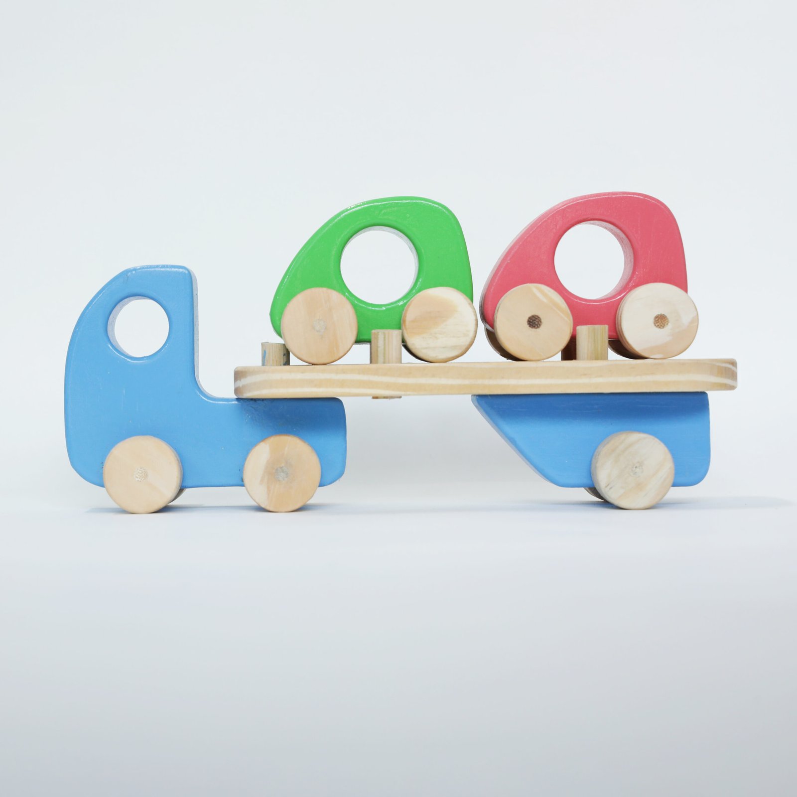 Wooden  Auto Roll the vehicles onto 2 different levels of Transporter Truck And Cars (1 Truck and 2 Cars)